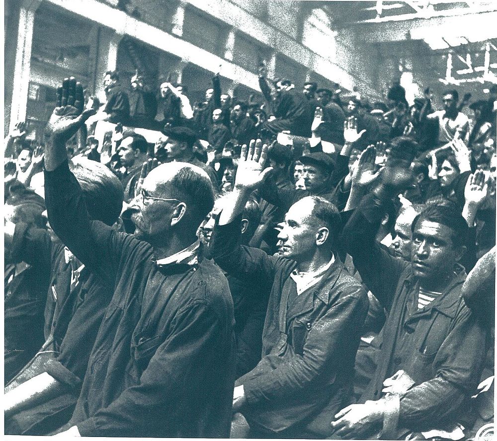 Митинг трудящихся завода в связи с нападением на СССР. 23 июня 1941 года