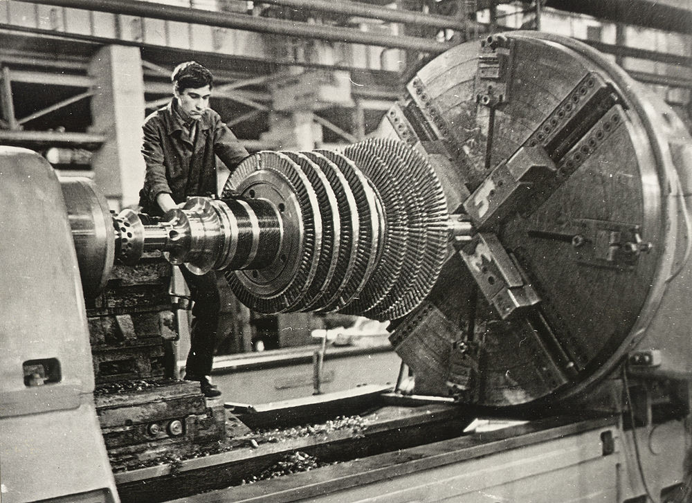 Обработка ротора турбины. 1960 год