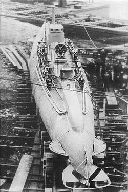 Подводная лодка «Почтовый» на стапелях. 1906 год