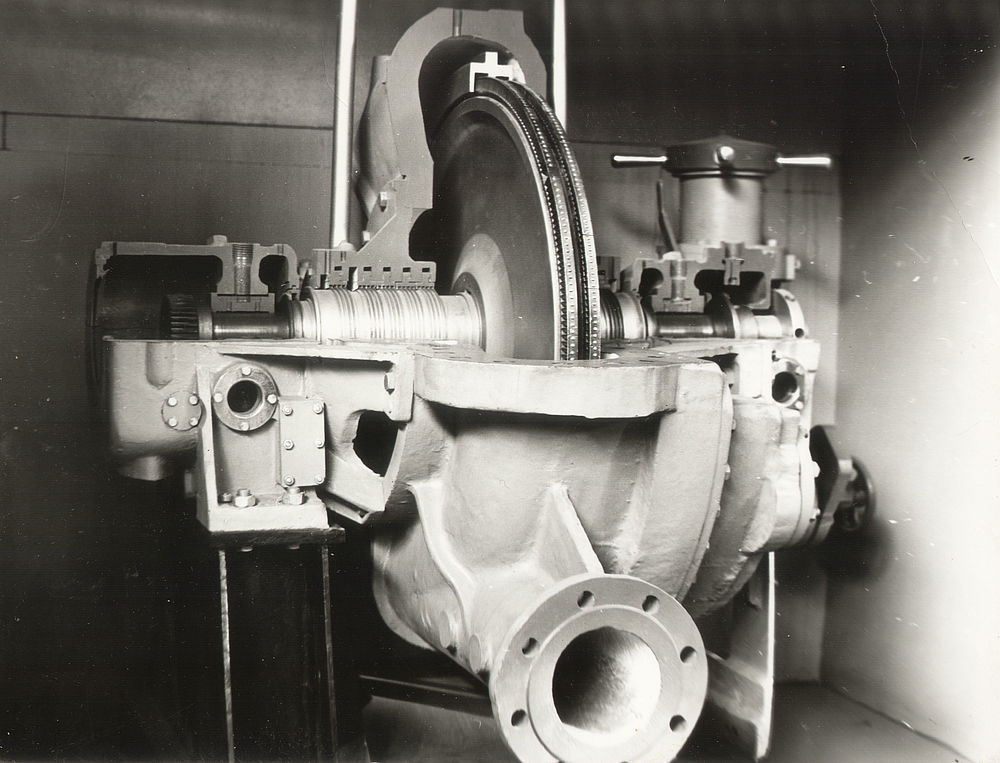 Первая паровая турбина ОР-300. 1950 год